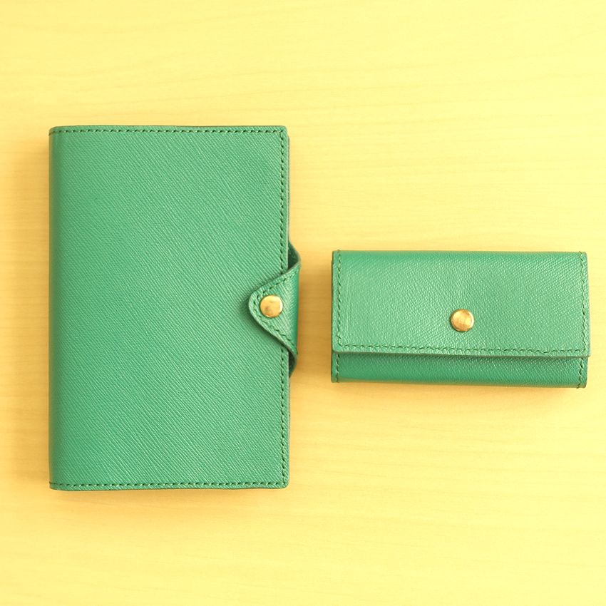 システム手帳とキーケース